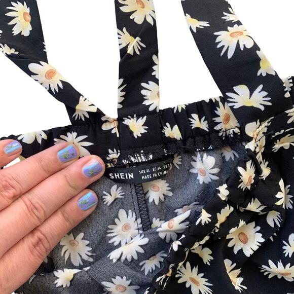 SHEIN Maternity Skirt Overalls Allover Daisy Print Pinafore Ditzy Print Size XL - Picture 9 of 13